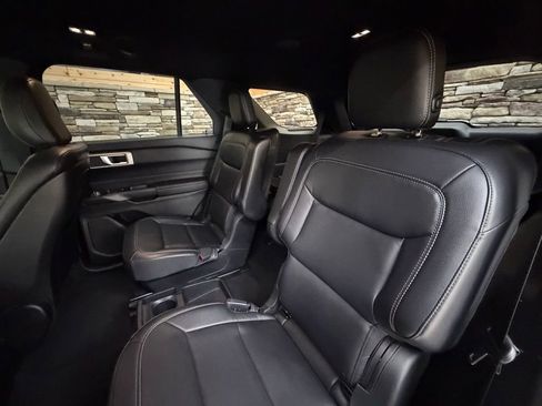 Used 2020 Ford Explorer XLT w/ Equipment Group 202A image 29