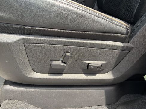 Used 2024 RAM 2500 Laramie w/ Sport Appearance Package image 13