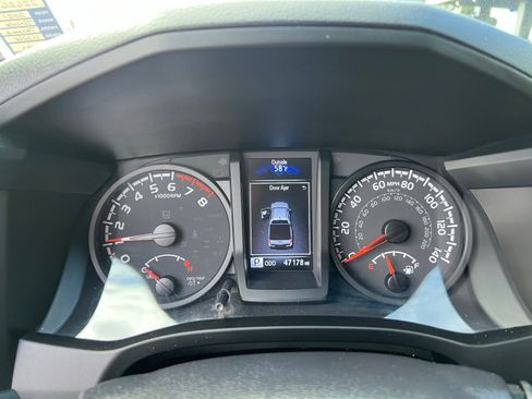 Used 2021 Toyota Tacoma SR AWD/4WD image 30
