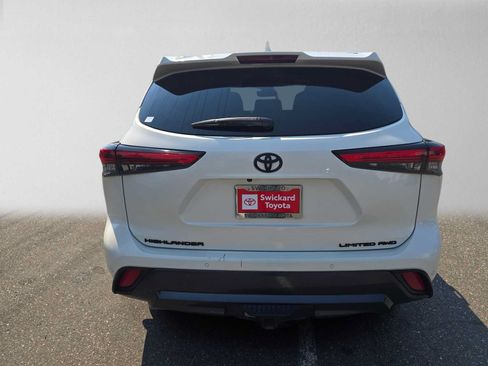 Used 2021 Toyota Highlander Limited AWD/4WD image 4