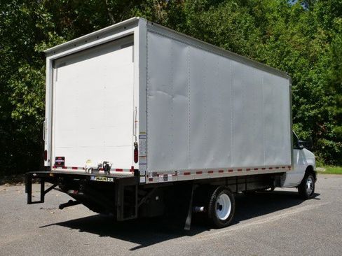 Used 2024 Ford E-450 and Econoline 450 Super Duty w/ Power Windows & Locks Group RWD image 9