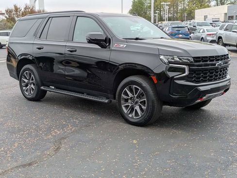 Used 2023 Chevrolet Tahoe Z71 w/ Luxury Package AWD/4WD image 2