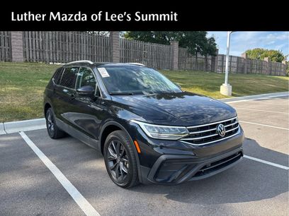 Used 2022 Volkswagen Tiguan SE w/ Panoramic Sunroof Package
