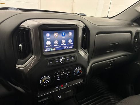 Used 2020 Chevrolet Silverado 1500 Custom w/ Custom Value Package AWD/4WD image 15