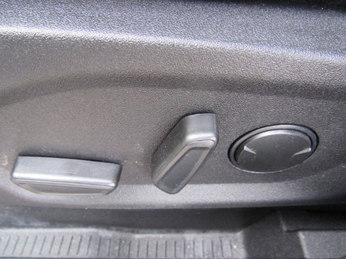 Used 2024 Ford Edge SEL w/ Convenience Package AWD/4WD image 10