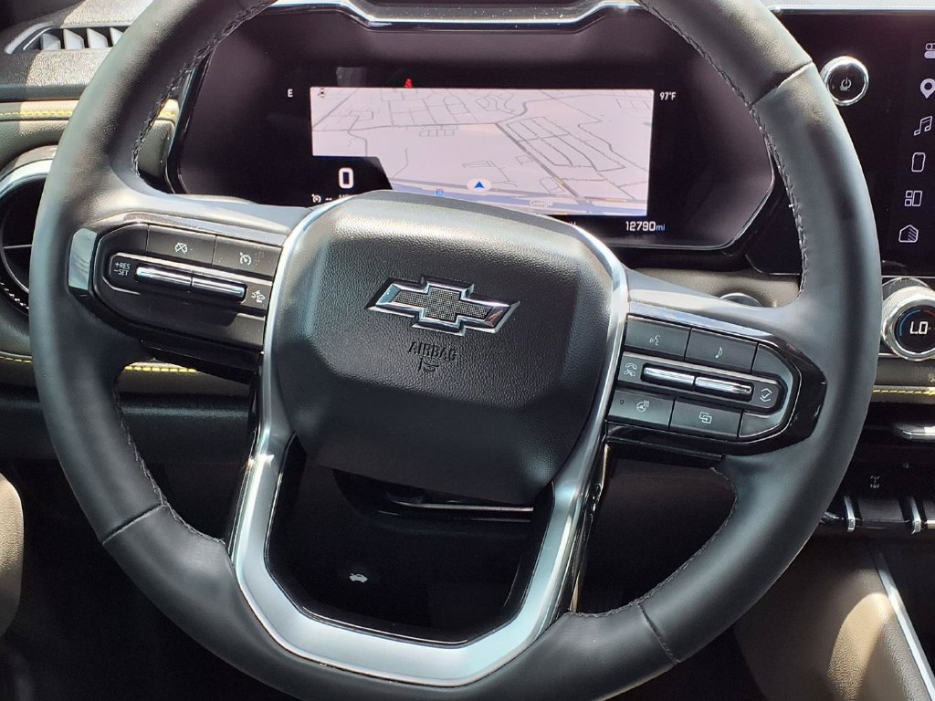 Used 2025 Chevrolet Colorado ZR2 w/ Technology Package AWD/4WD image 19