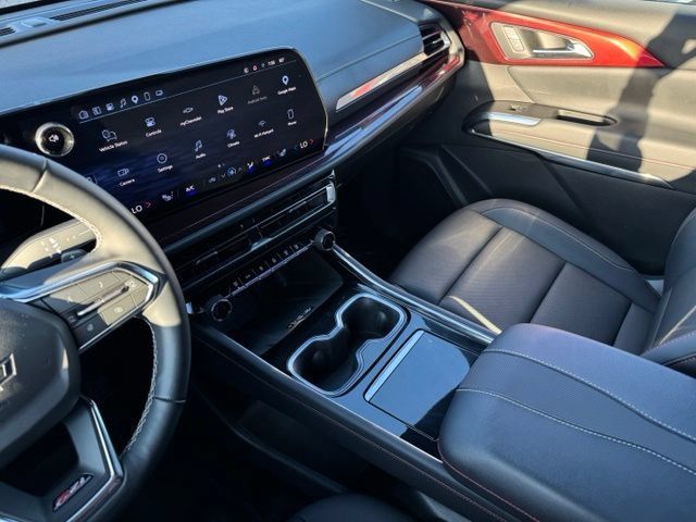 Certified 2025 Chevrolet Traverse Z71 w/ Driver Confidence Package AWD/4WD image 21