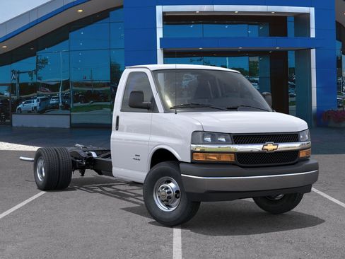 New 2026 Chevrolet Express 3500 w/ Power Convenience Package RWD image 31