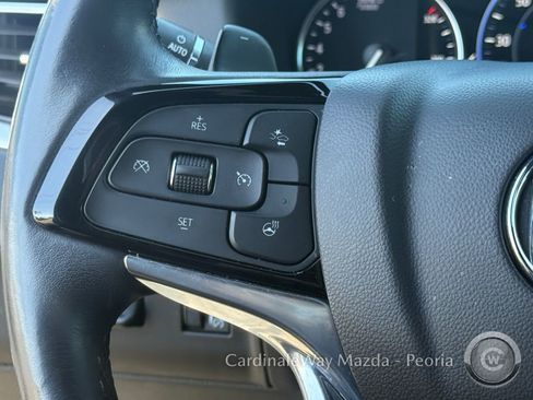 Used 2024 Buick Enclave Avenir w/ Avenir Technology Package image 17