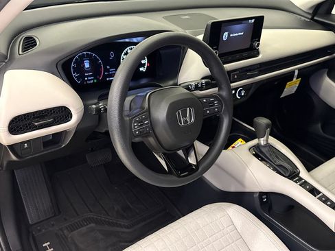 Certified 2025 Honda HR-V LX image 18