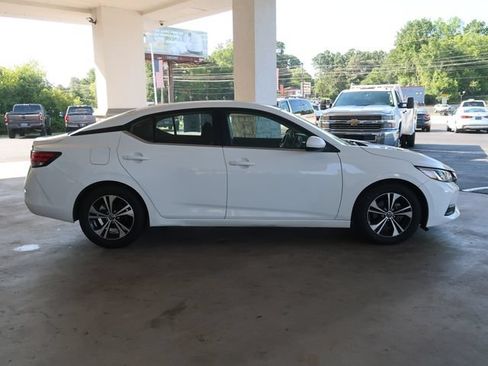 Used 2022 Nissan Sentra SV FWD image 9