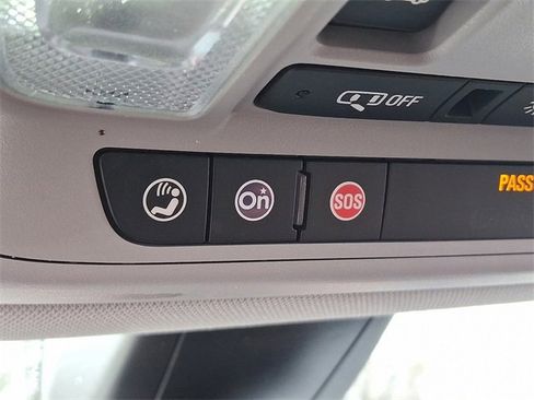 Used 2022 GMC Acadia AT4 w/ Technology Package image 27