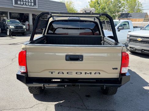 Used 2020 Toyota Tacoma TRD Off-Road w/ Technology Package AWD/4WD image 46