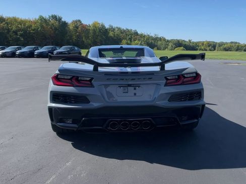 Used 2025 Chevrolet Corvette Z06 image 8