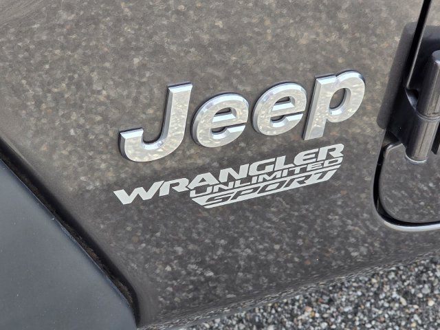 Used 2018 Jeep Wrangler Unlimited Sport S AWD/4WD image 26