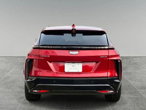 Used 2024 Cadillac Lyriq Sport image 11