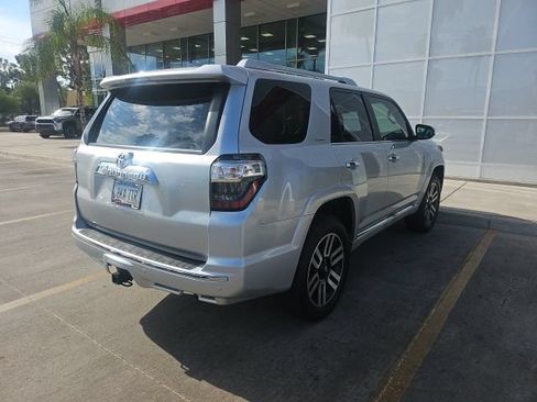 Used 2021 Toyota 4Runner Limited AWD/4WD image 5