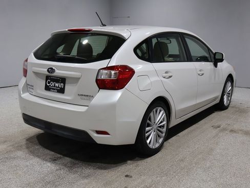 Used 2013 Subaru Impreza 2.0i Premium w/ Alloy Wheel Pkg + Moonroof image 2