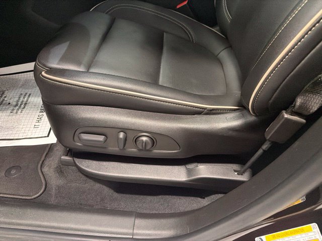 Used 2023 Chevrolet Traverse Premier AWD/4WD image 16