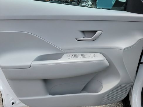 Used 2025 Hyundai Kona SEL FWD image 14