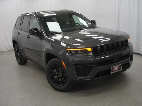 New 2026 Jeep Grand Cherokee Altitude AWD/4WD image 8