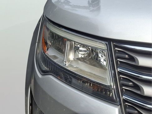 Used 2016 Ford Explorer Limited w/ Equipment Group 301A AWD/4WD image 15