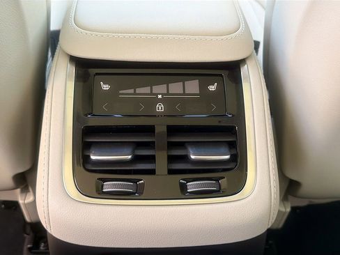 New 2026 Volvo XC90 T8 Ultra w/ Protection Package Premier AWD/4WD image 27