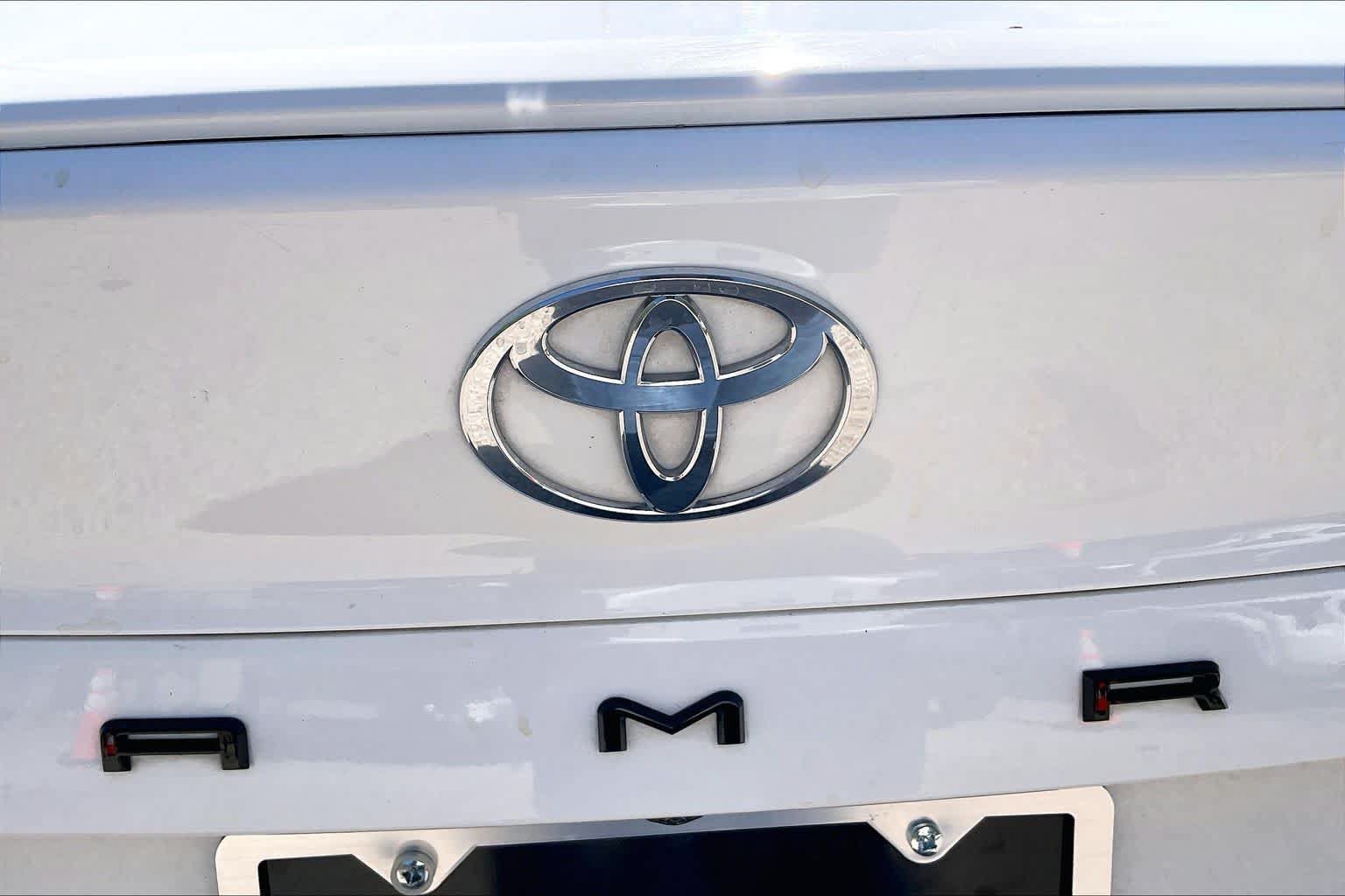 Used 2025 Toyota Camry SE FWD image 30