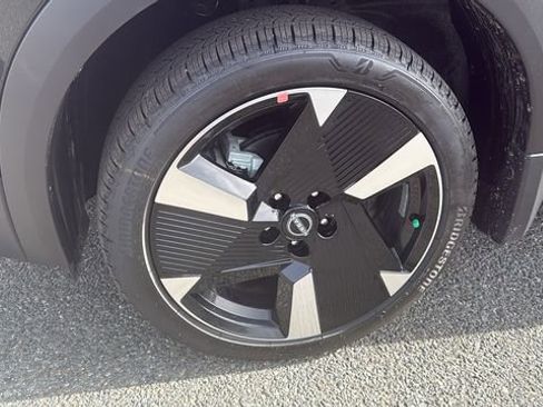 New 2026 Nissan Kicks SR w/ Cold Weather Package image 9