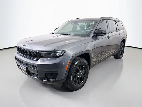Used 2024 Jeep Grand Cherokee L Altitude AWD/4WD image 3