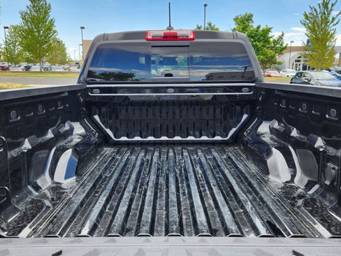 Used 2024 Chevrolet Colorado LT w/ LT Convenience Package III AWD/4WD image 11