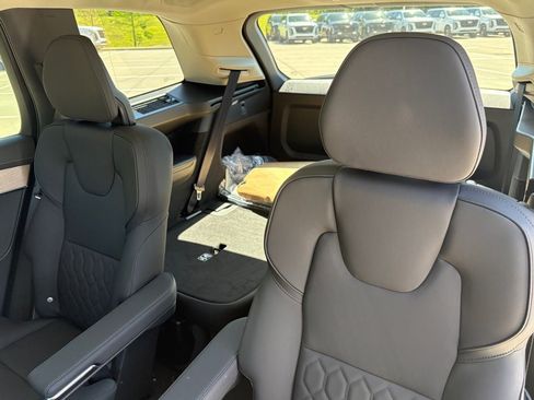 New 2026 Volvo XC90 T8 Plus w/ Protection Package Premier AWD/4WD image 25