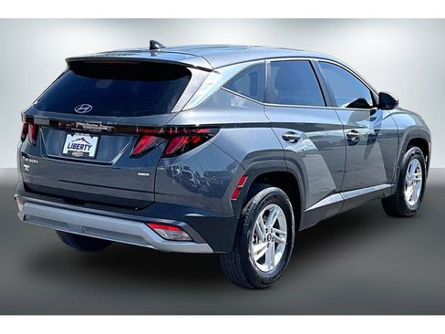 Used 2025 Hyundai Tucson SE AWD/4WD image 6
