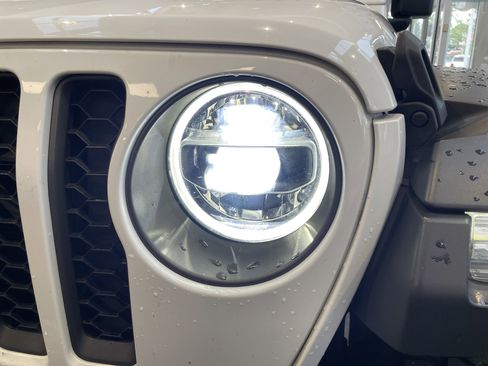 Used 2021 Jeep Wrangler Unlimited Rubicon AWD/4WD image 5