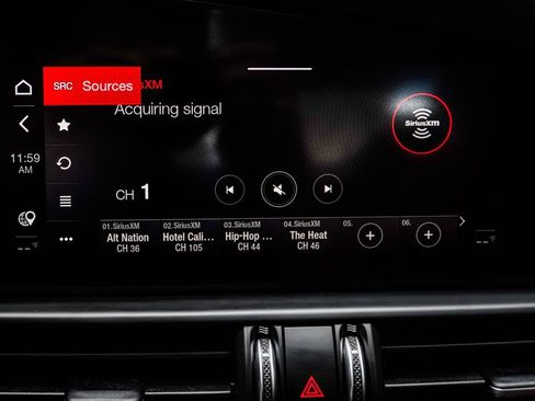 Used 2023 Alfa Romeo Giulia Veloce RWD image 28