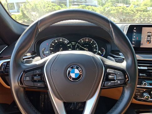 Used 2019 BMW 530i w/ Premium Package RWD image 20