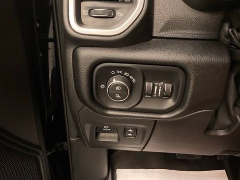Used 2019 RAM 1500 Big Horn AWD/4WD image 17