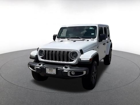 Used 2025 Jeep Wrangler Unlimited Sahara AWD/4WD image 7