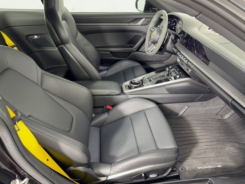 Certified 2024 Porsche 911 Carrera 4 AWD/4WD image 30