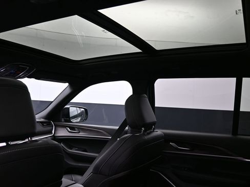 New 2026 Jeep Grand Cherokee Limited w/ Limited Altitude Package image 29