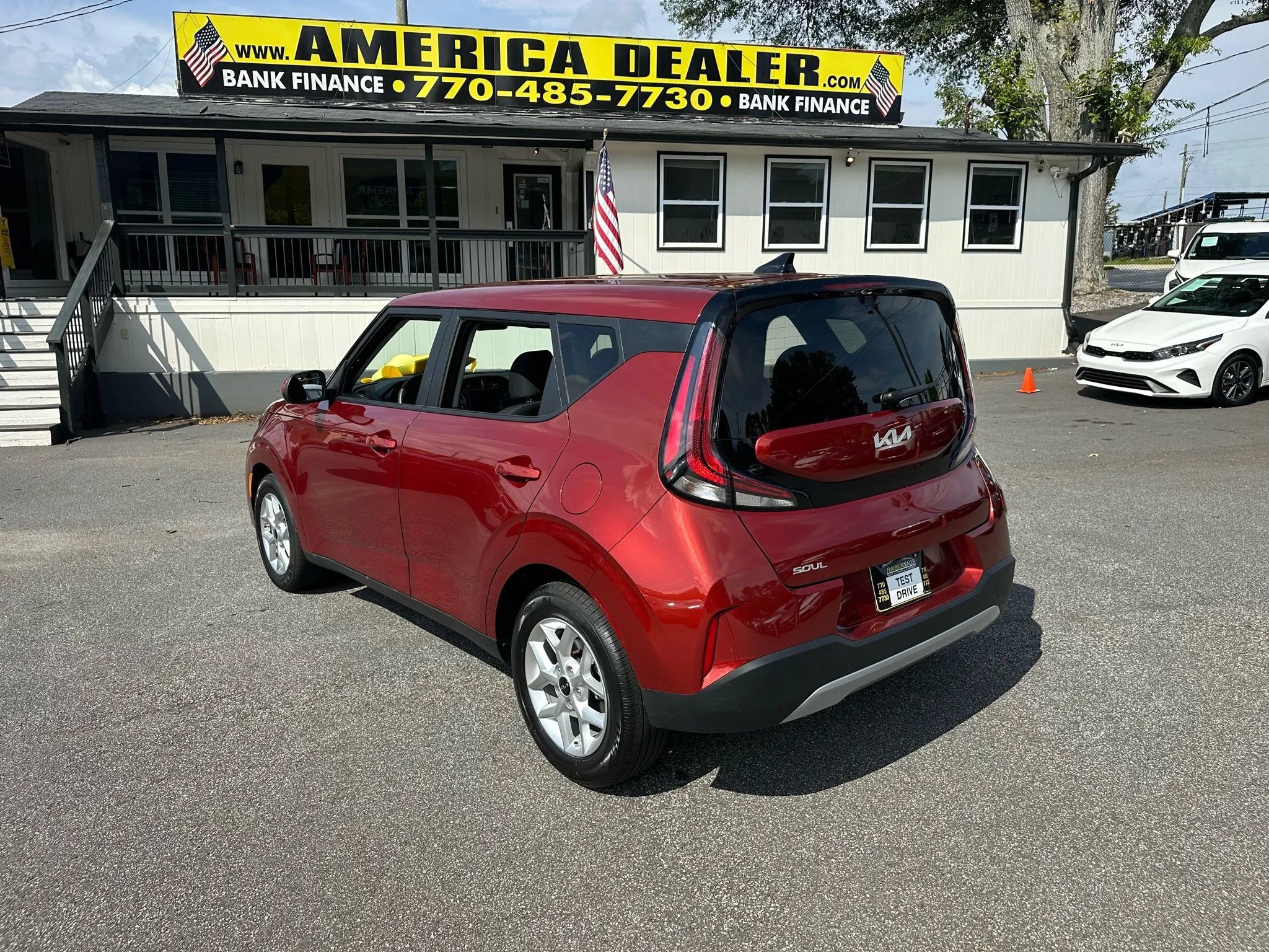 Used 2025 Kia Soul LX w/ LX Technology Package FWD image 6