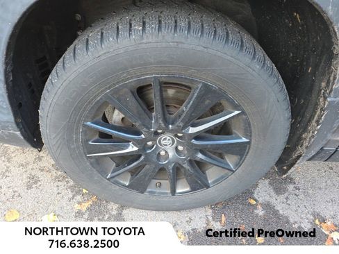 Used 2019 Toyota Highlander XLE image 14