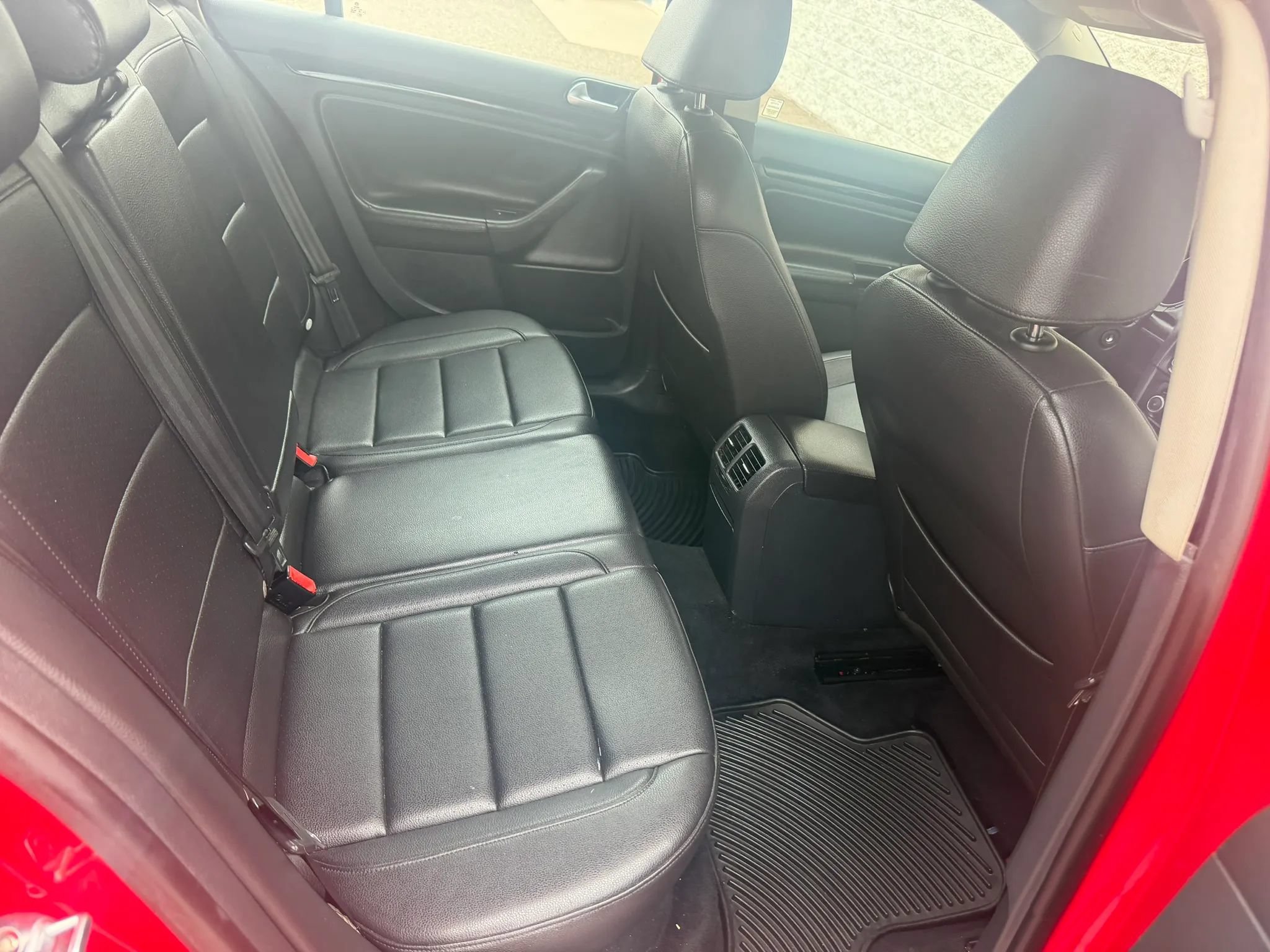 Used 2012 Volkswagen Jetta TDI FWD image 16