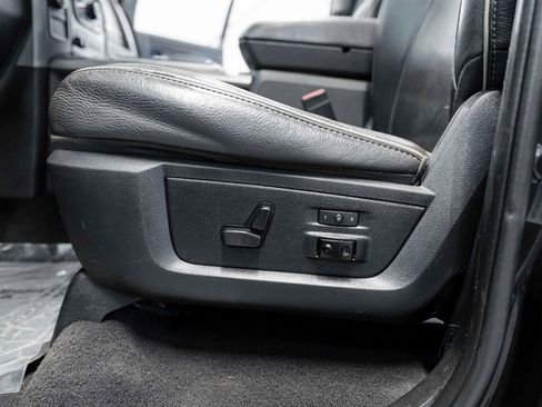 Used 2015 RAM 3500 Laramie Longhorn image 21