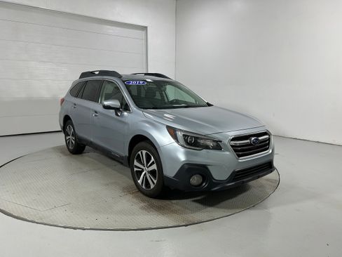 Used 2019 Subaru Outback 3.6R Limited AWD/4WD image 3