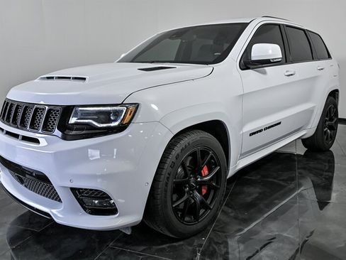 Used 2019 Jeep Grand Cherokee SRT AWD/4WD image 5