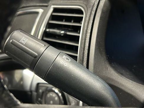 Used 2018 Ford Explorer Limited w/ Equipment Group 301A AWD/4WD image 32