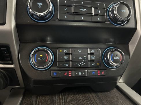 Used 2021 Ford F250 Lariat image 41