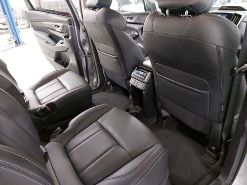 Used 2024 Subaru Ascent Limited image 11