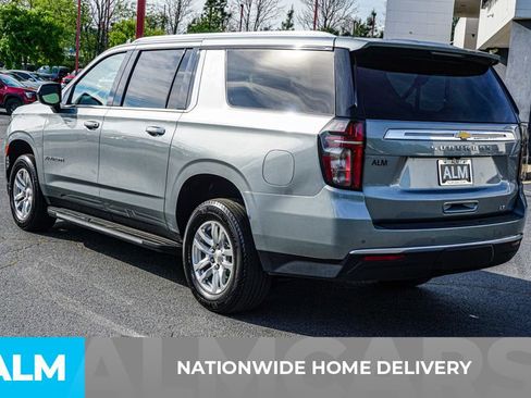 Used 2024 Chevrolet Suburban LT RWD image 5